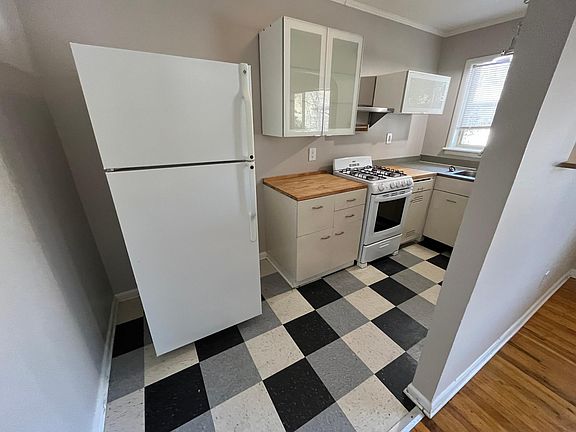 4th image of 1978 Wellbourne Dr NE #4