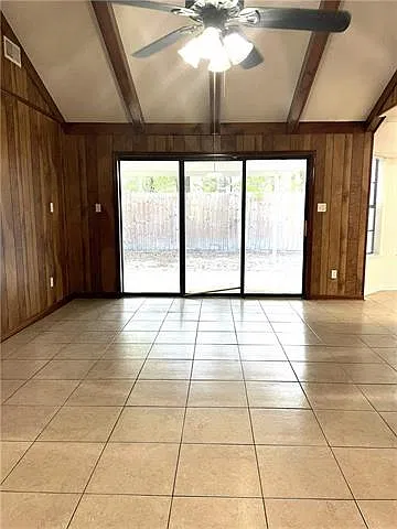 3 bed, 2.5 bath, 1500 sqft, $1,495 — Photo 3