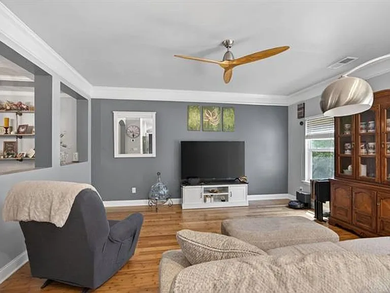 221 Allenbrooke Dr — Photo 15