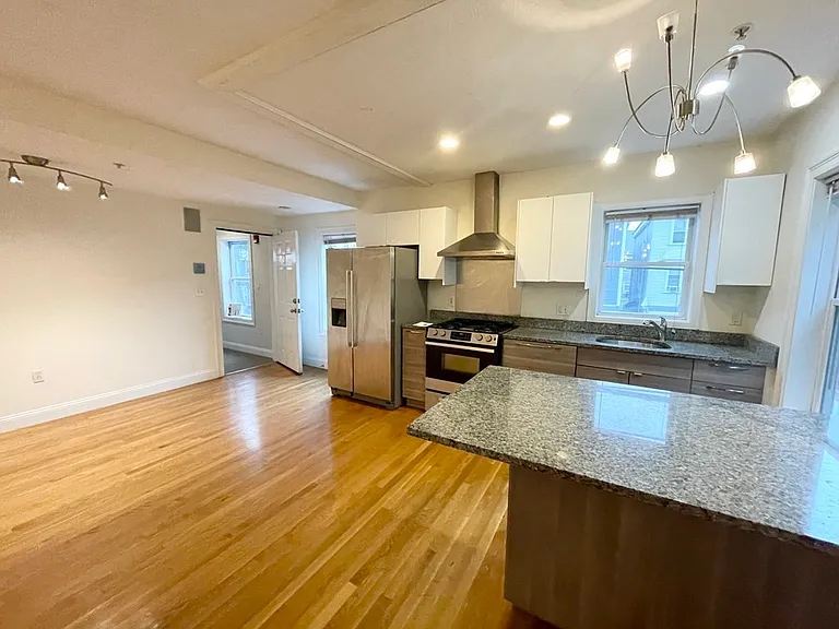 128 Hillside St #1A — Photo 3