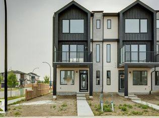 303 32nd St NW, Edmonton, AB T6T 0V2