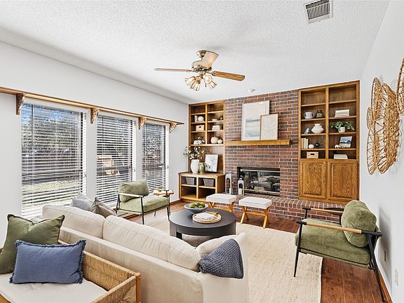 5th image of 401 Hickory Ridge Trl