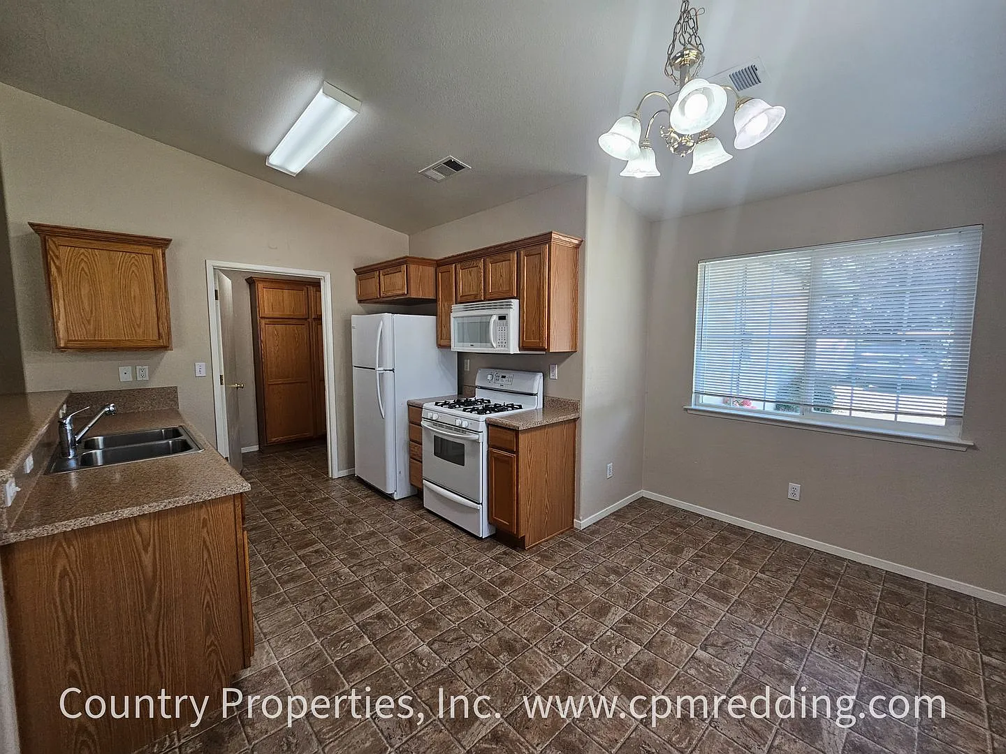 3254 East St. — Photo 3