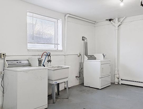 5th image of 4628 Tyler St NE