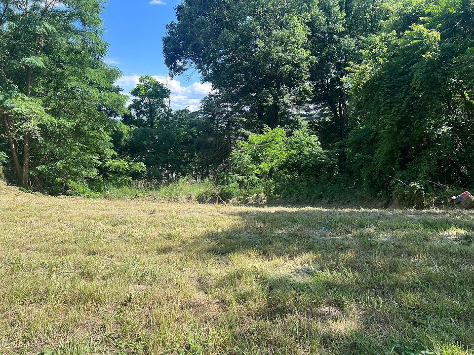 2nd image of 483 Ridge Ave