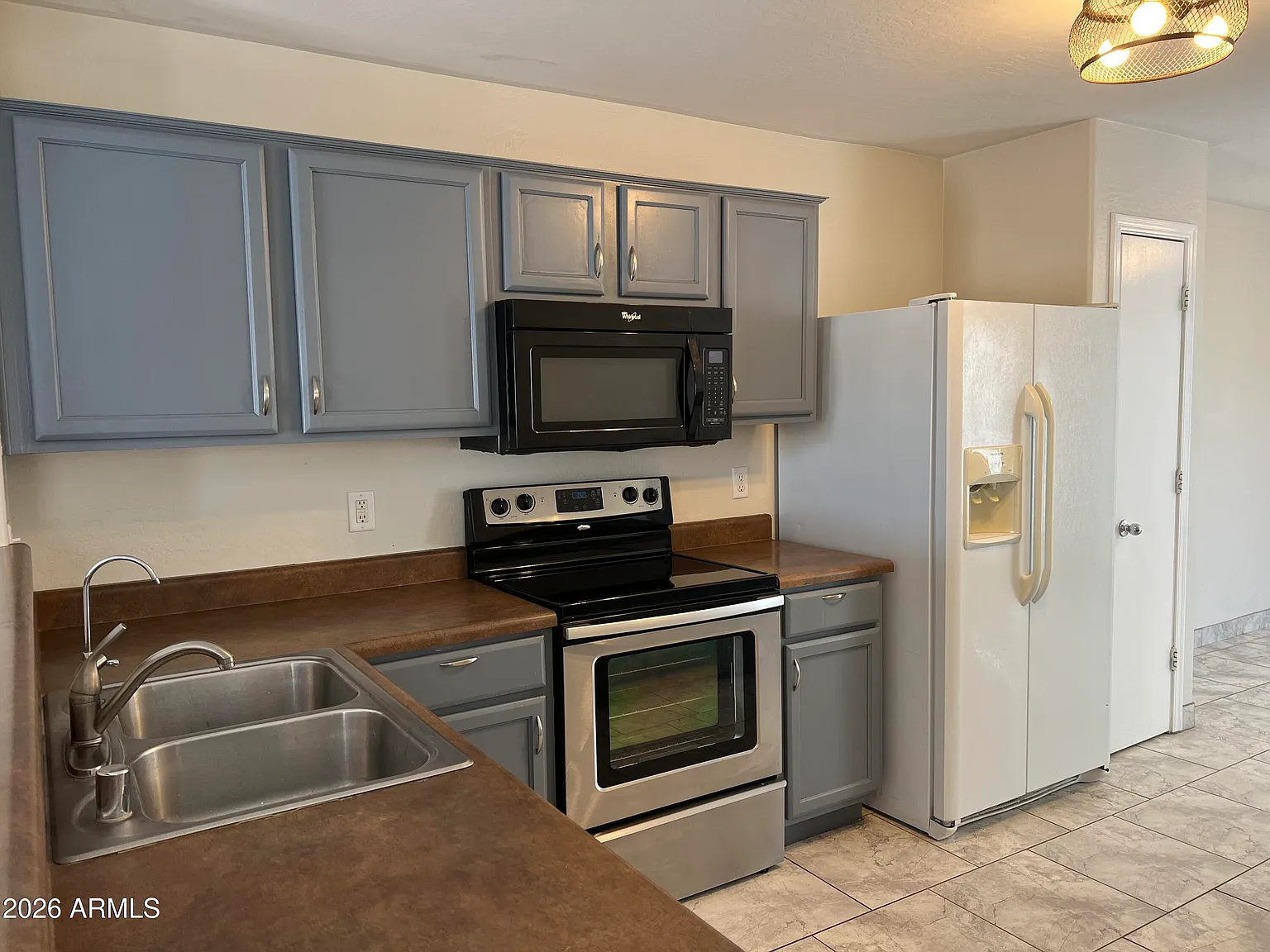 3 bed, 2.0 bath, 1274 sqft, $1,700 — Photo 3