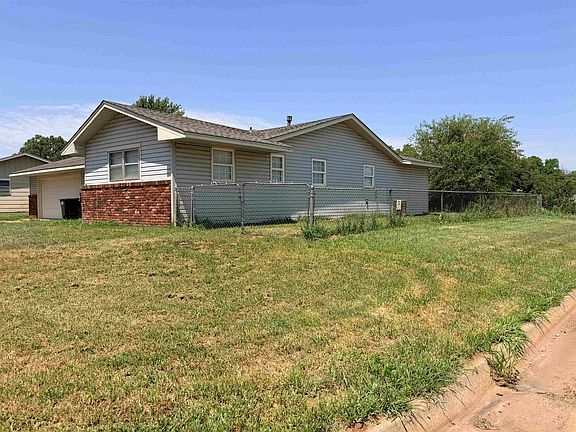 3rd image of 3314 Brooks Dr