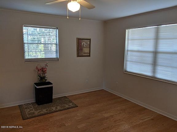 3rd image of 222 Elmore St