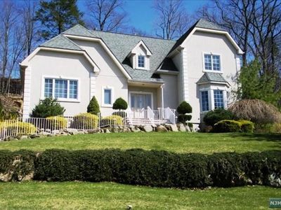 5 Manor Rd, Mahwah, NJ, 07430