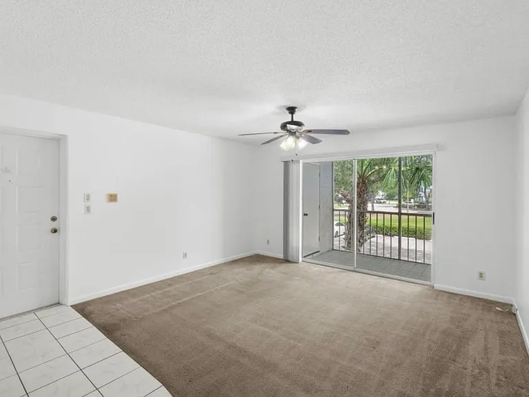 2506 SE Anchorage Cv #2 — Photo 3