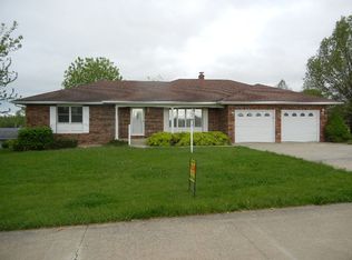 3605 Allendale Dr, Macon, MO 63552