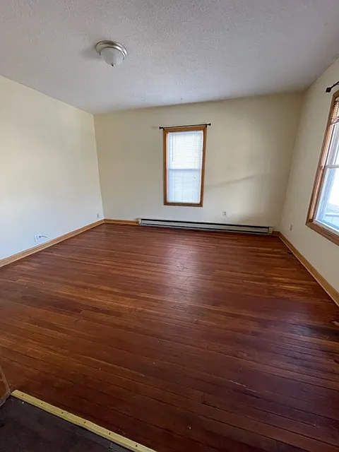 1 bed, 1050 sqft, $1,600 — Photo 2