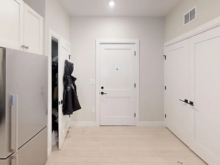 197 Green St #206 — Photo 6