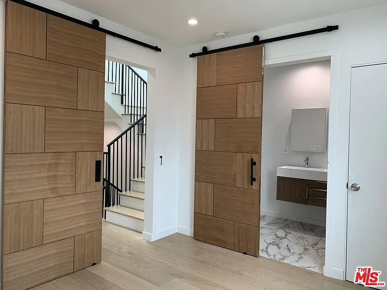 11341 Pearl St — Photo 36