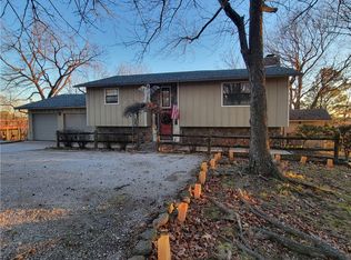 95 Lady Mary Ln, Eureka Springs, AR 72632