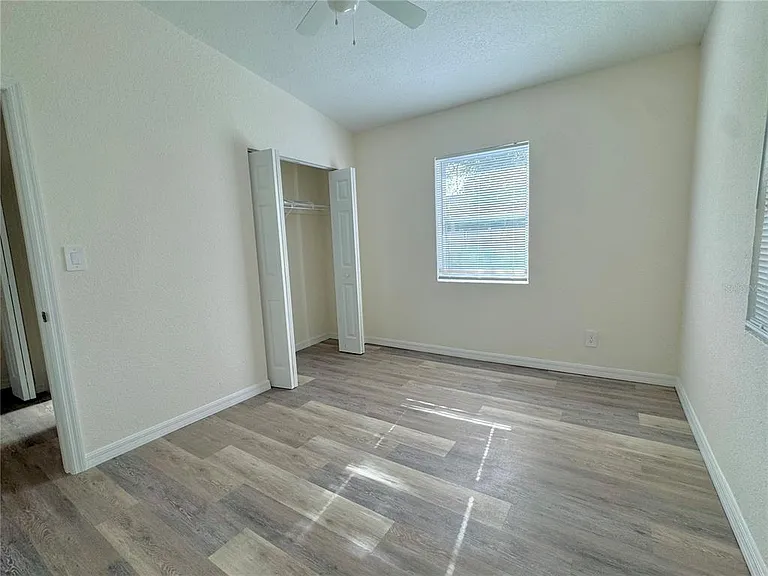 9805 N Myrtle St — Photo 6