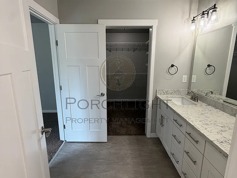 2102 Snowbush St — Photo 14