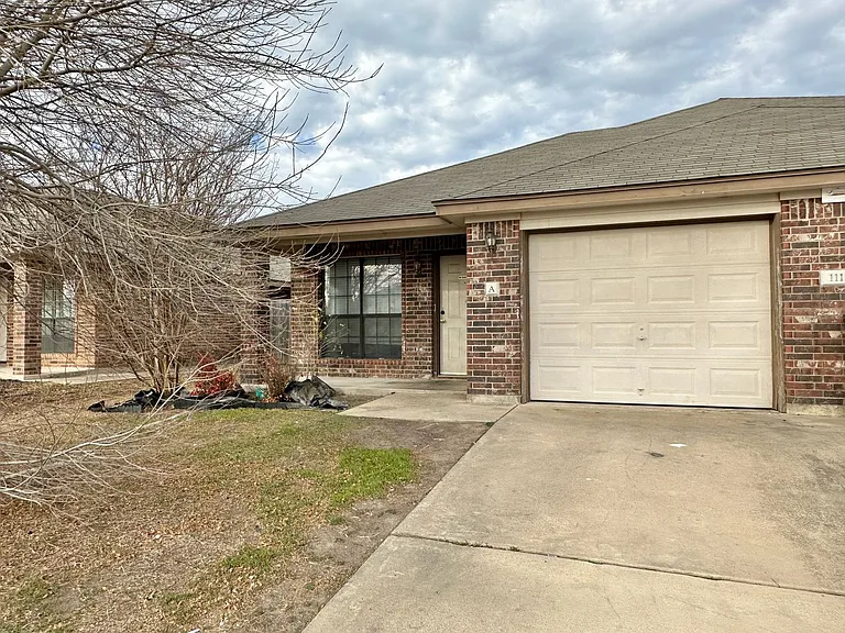 1111 Cinch Dr — Photo 1