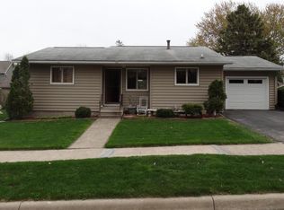 415 S Ramsey St, Caledonia, MN 55921