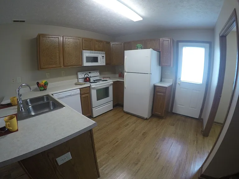 Crosspoint Apartments — Photo 48