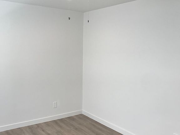 2nd image of 921 Granville Ave APT 5