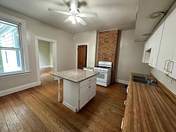 4th image of 130 Parker St Unit 1