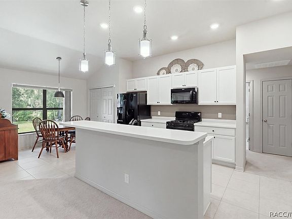 3rd image of 2651 E Maidstone Ct