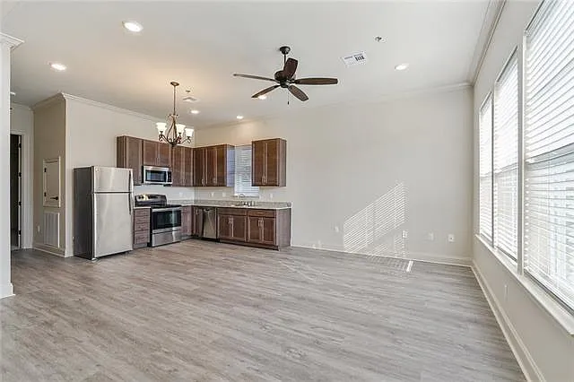 3 bed, 3.5 bath, 1700 sqft, $2,100 — Photo 4