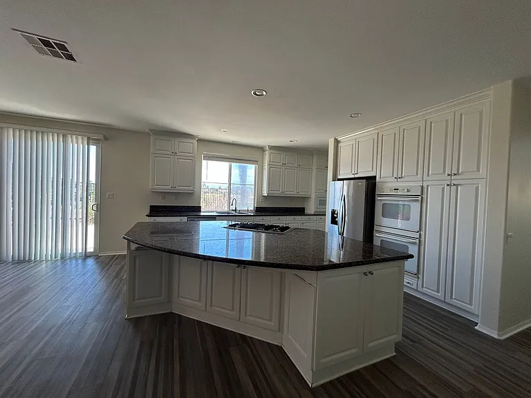 45260 Saint Tisbury St — Photo 5