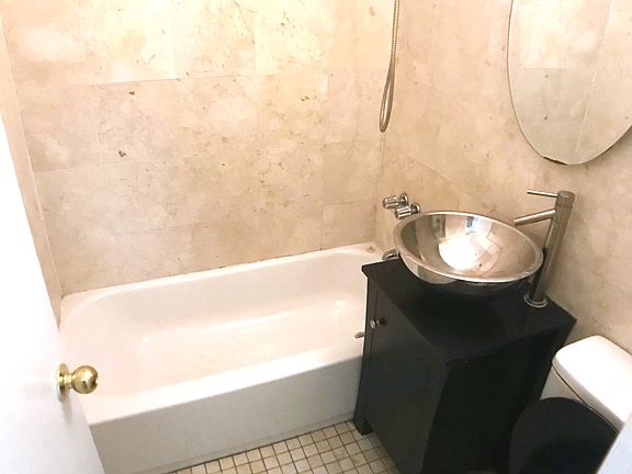 3rd image of 208 E 95th St APT 1