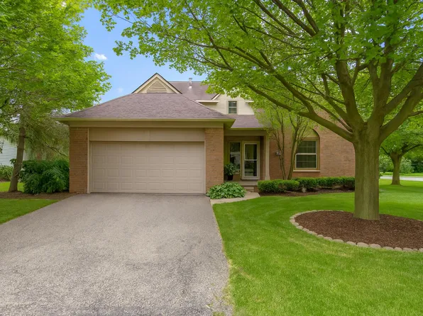 105 Aspen Way, South Lyon, MI 48178