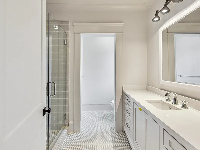 4 E Dr NE #MAIN HOUSE — Photo 11