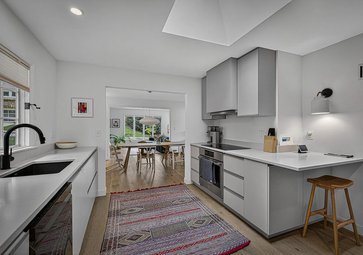 3 bedroom home in the Westwood neighborhood — Photo 1