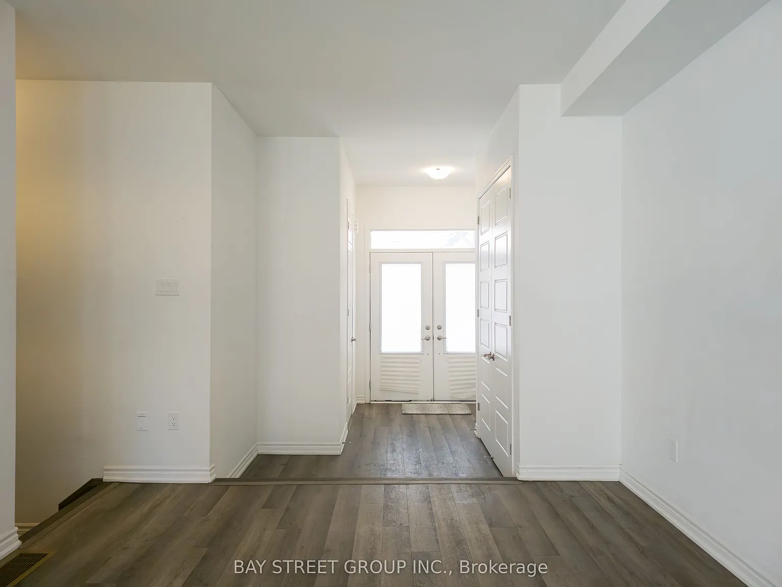 4 bed, $2,800 — Photo 2