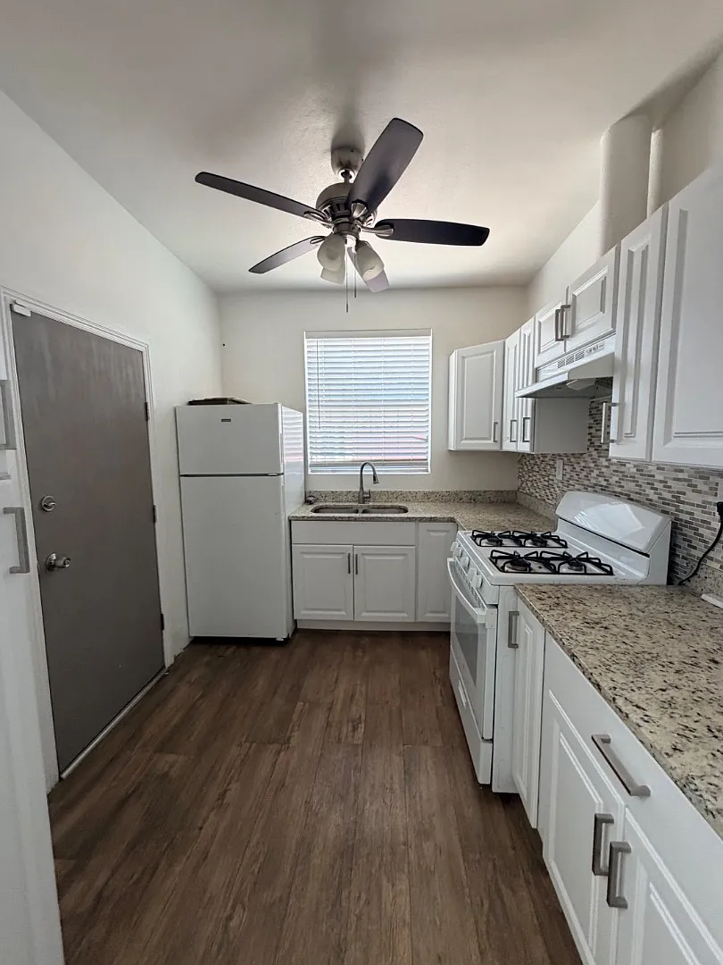 2221 Bassett Ave - Unit A — Photo 4