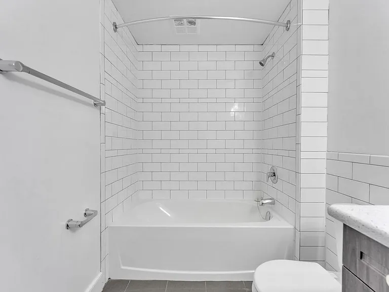 181 Queen Mary Rd — Photo 14