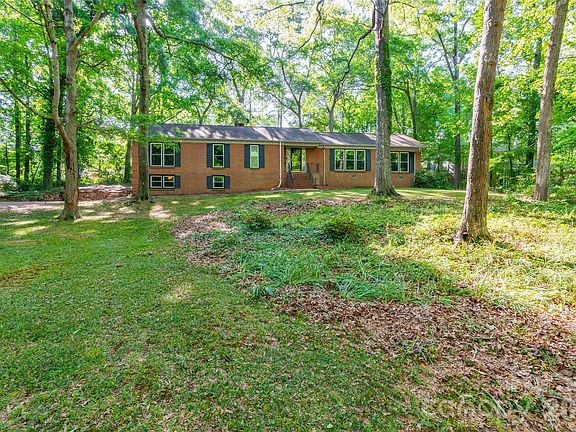 2nd image of 513 Mountainbrook Rd