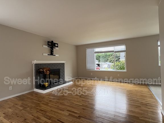 4th image of 5228 18th Ave SW