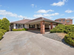 16522 Iwa Rd, Apple Valley, CA 92307