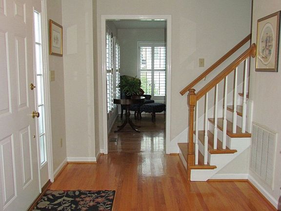 4th image of 151 Wellington Ln