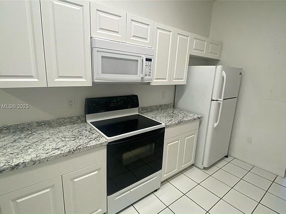 3rd image of 21240 NE 9th Ct APT 1