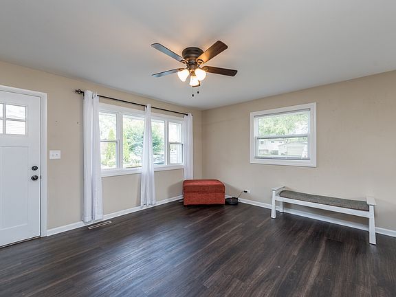 3rd image of 36548 N Edgewood Dr