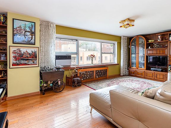 2nd image of 3130 Irwin Ave APT 8C
