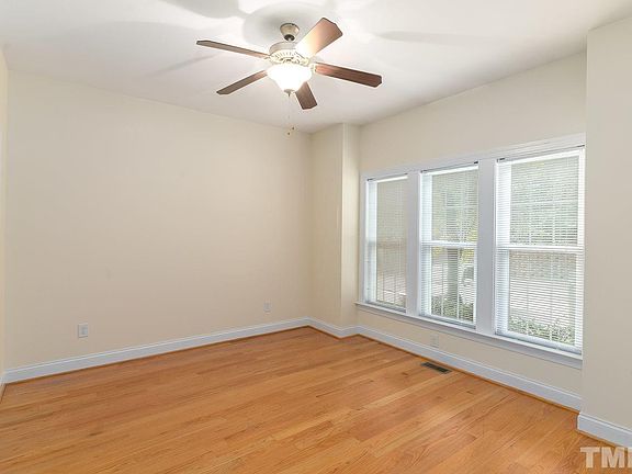 5th image of 125 Lanigan Pl
