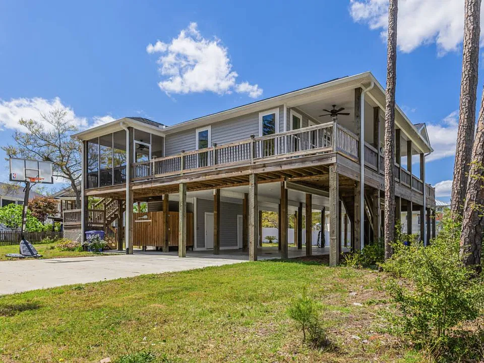 6105 E Yacht Dr