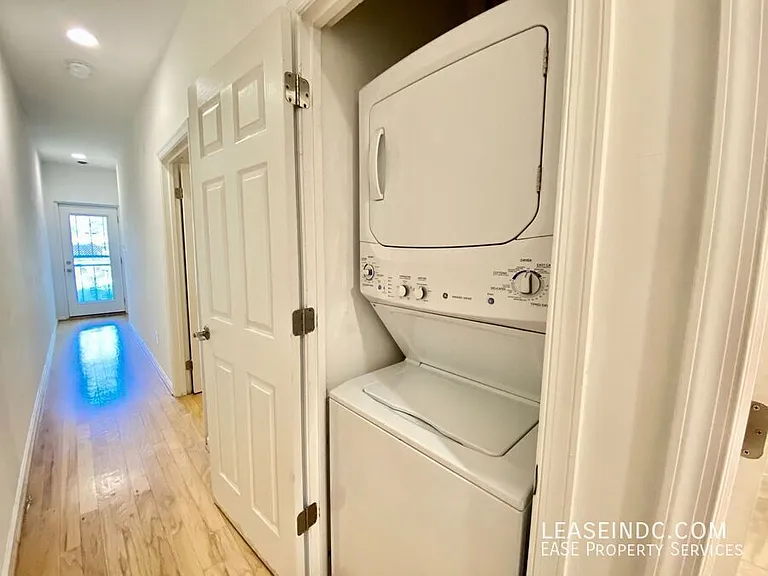 1721 11th St NW #1 — Photo 10