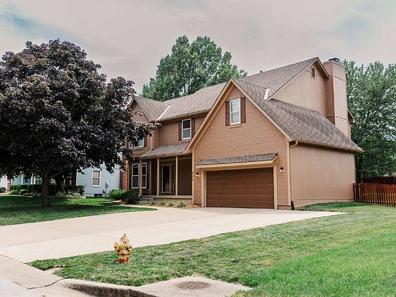 3rd image of 408 SE Alexandria Dr