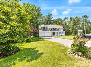 27 Thornton Rd, Londonderry, NH 03053