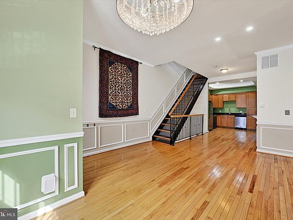 2nd image of 216 E Lafayette Ave