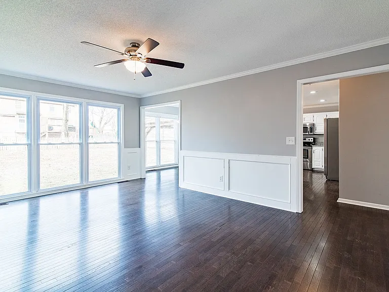 15704 Outlook St — Photo 9